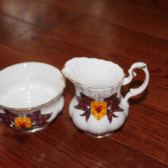 Royal Albert bone china cream & sugar - Picture 2 of 6